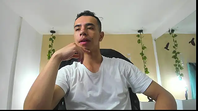 Muscle Scott online show from 10-23-25, 12:26