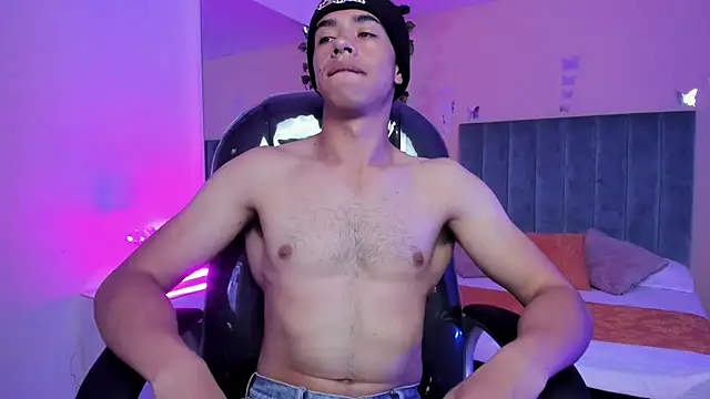 Muscle Scott online show from 11-24-25, 12:49