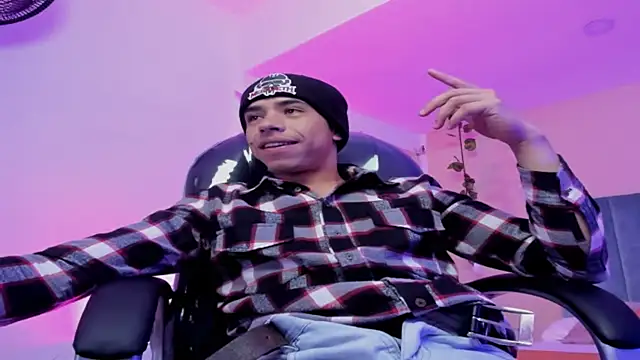 Muscle Scott online show from 11-26-25, 12:49