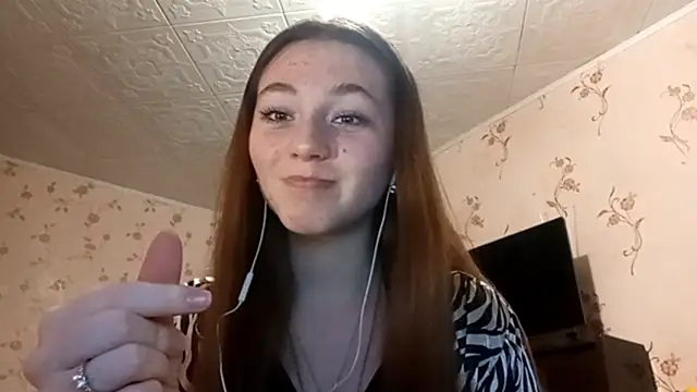 Sophiecuttie online show from 09-19-25, 03:16