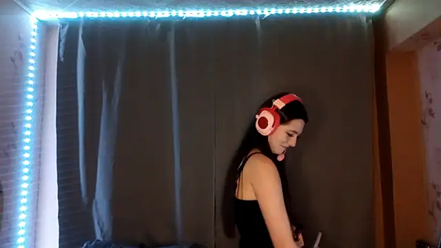 Sophiecuttie online show from 10-11-25, 05:03