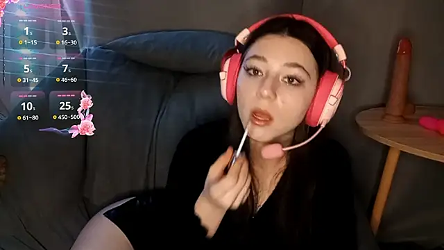 Sophiecuttie online show from 10-15-25, 04:04