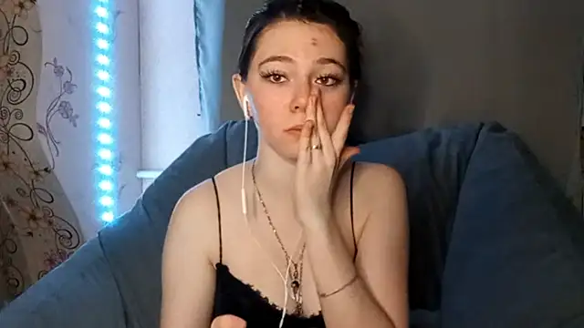 Sophiecuttie online show from 10-12-25, 04:19