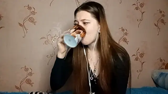 Sophiecuttie online show from 10-04-25, 07:04