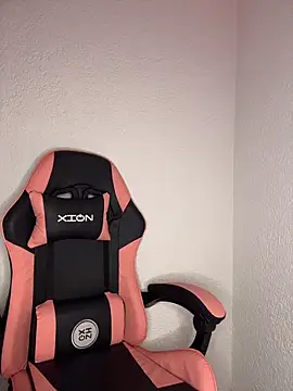 Dakota-Lona online show from 03-19-26, 09:37