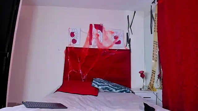 LunnaSmith online show from 10-30-25, 05:54