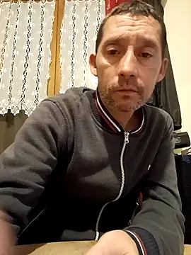 Snapshot of frederic198 chatting on 09-24-25, 08:26 frederic198 online show from 09-24-25, 08:26
