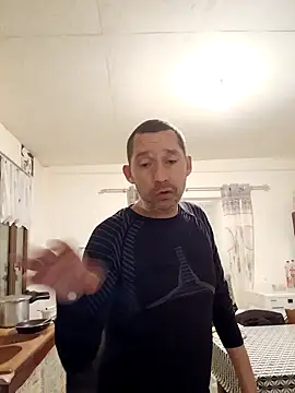 Snapshot of frederic198 chatting on 10-19-25, 07:05 frederic198 online show from 10-19-25, 07:05