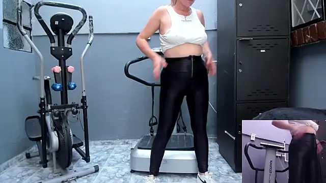 GretaVoss  online show from 10-25-25, 09:04