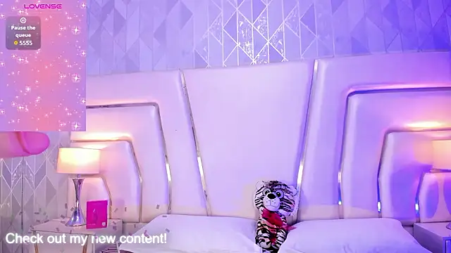 HatsaJones online show from 03-07-26, 03:57