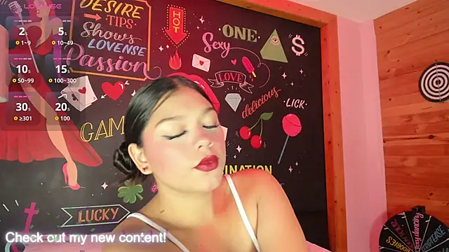 HatsaJones online show from 12-05-25, 04:44