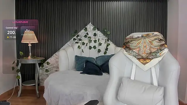 DaniCollinn  online show from 12-01-25, 08:32