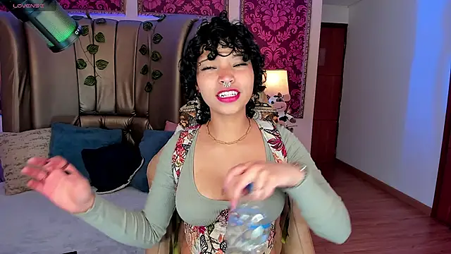 DaniCollinn  online show from 02-11-26, 12:49