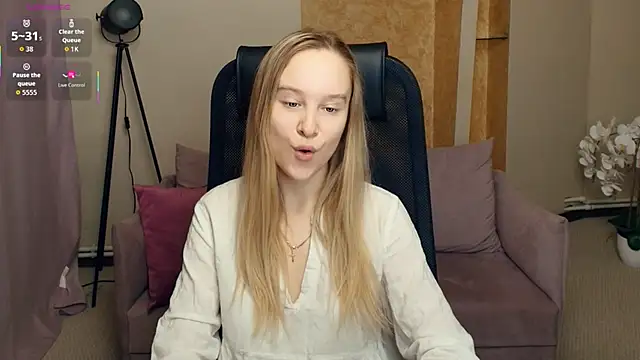 SoonMoor online show from 12-18-25, 06:56