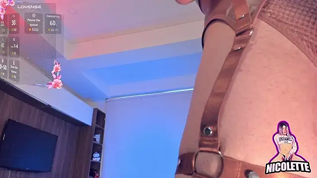 Snapshot of nicolette_tay chatting on 04-08-26, 03:57 nicolette tay online show from 04-08-26, 03:57