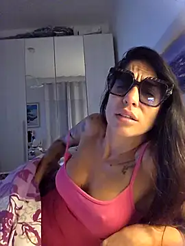 Snapshot of sexy7883 chatting on 10-23-25, 04:44 sexy7883 online show from 10-23-25, 04:44