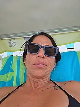 Snapshot of sexy7883 chatting on 07-08-26, 11:44 sexy7883 online show from 07-08-26, 11:44