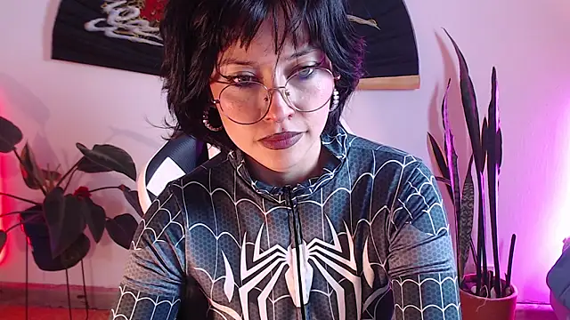 Ellyuwuw online show from 03-05-26, 07:43