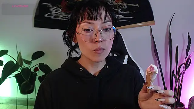 Ellyuwuw online show from 01-08-26, 11:22