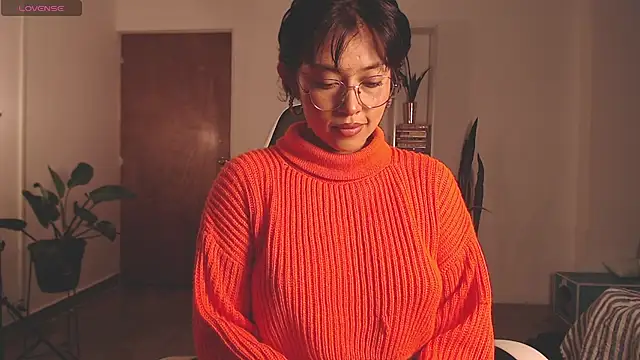 Ellyuwuw online show from 11-21-25, 01:59