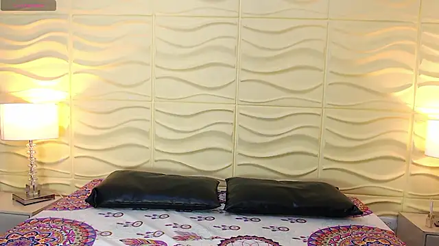 Snapshot of VioletPons chatting on 02-02-26, 08:41 VioletPons online show from 02-02-26, 08:41