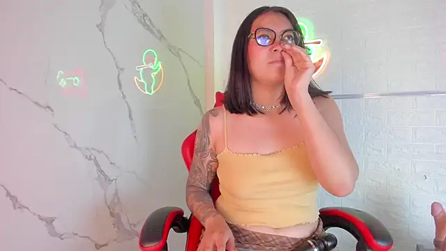 LolaXXXperience online show from 10-22-25, 11:42