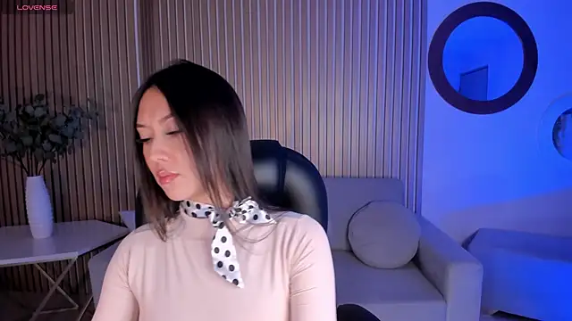 Snapshot of AnnaHoffman_ chatting on 10-17-25, 07:15 AnnaHoffman  online show from 10-17-25, 07:15