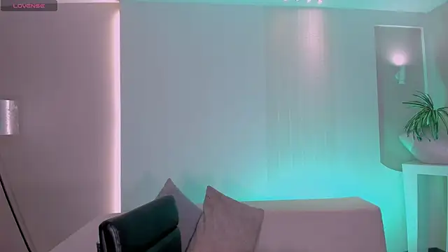 SussyBellX online show from 11-10-25, 09:20