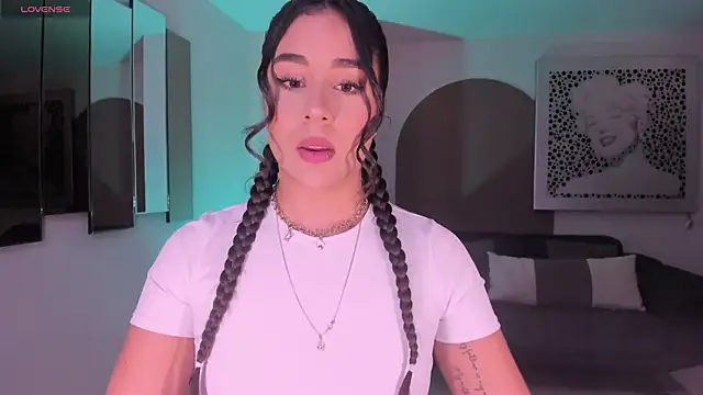 SussyBellX online show from 11-04-25, 07:39