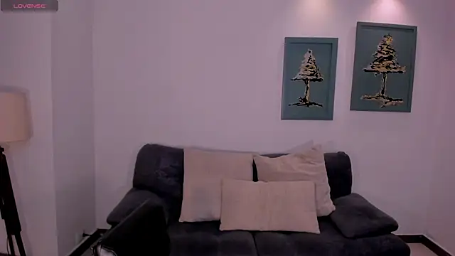 SussyBellX online show from 11-18-25, 07:28