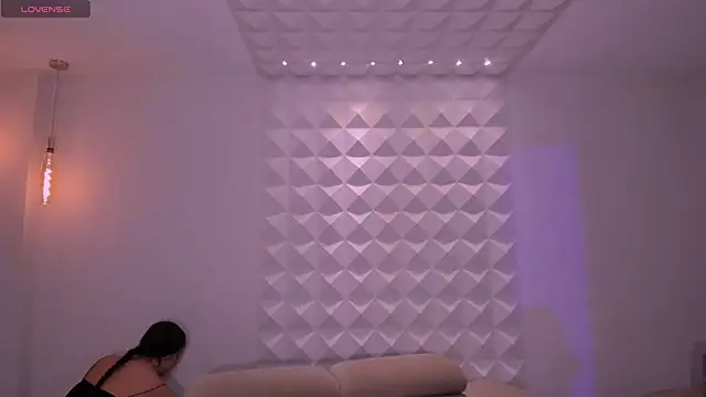 SussyBellX online show from 10-28-25, 10:31