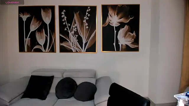 LaurentConnor online show from 11-30-25, 03:18