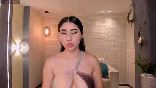 Snapshot of MayaMoretti_ chatting on 09-27-25, 03:45 MayaMoretti online show from 09-27-25, 03:45