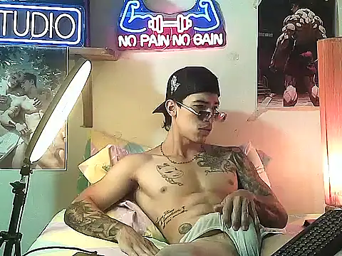 Strongcockfitness online show from 11-04-25, 07:06