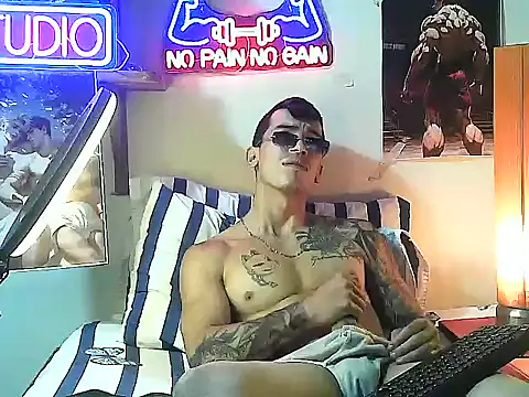 Strongcockfitness online show from 10-08-25, 01:51