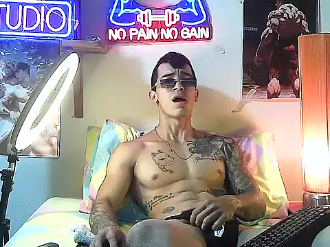 Strongcockfitness online show from 10-20-25, 02:28