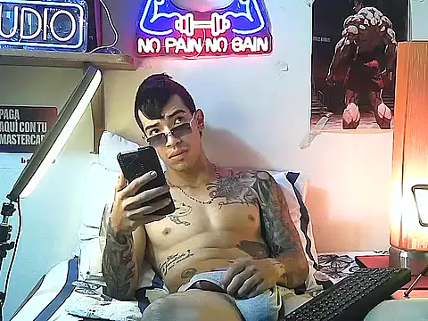 Strongcockfitness online show from 10-11-25, 01:56