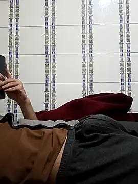 BeakedMezuza online show from 04-12-26, 09:01