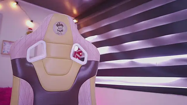 Rebecah 1 online show from 12-22-25, 01:44