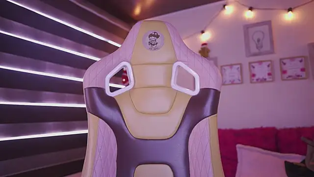 Rebecah 1 online show from 12-17-25, 01:27