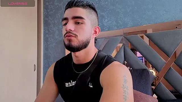 Snapshot of zayn_maximoff chatting on 10-14-25, 05:46 zayn maximoff online show from 10-14-25, 05:46