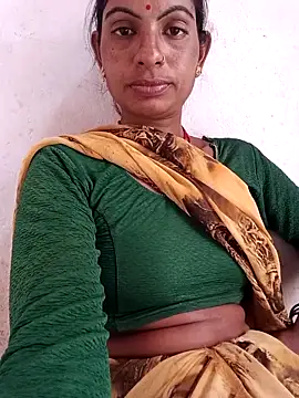 Snapshot of Mansi_ji chatting on 10-17-25, 03:43 Mansi ji online show from 10-17-25, 03:43