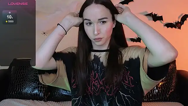 Angeel Kate online show from 10-29-25, 05:06