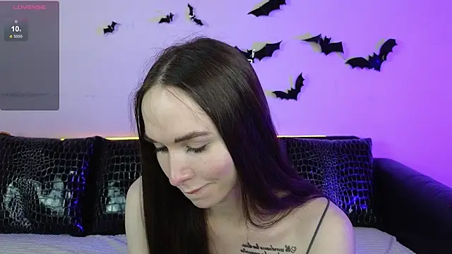 Angeel Kate online show from 11-14-25, 04:49