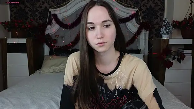 Angeel Kate online show from 12-23-25, 04:45