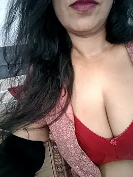 Snapshot of Deepa_Sharma143 chatting on 04-21-26, 02:51 Deepa Sharma143 online show from 04-21-26, 02:51