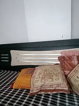 Snapshot of Deepa_Sharma143 chatting on 09-26-25, 01:56 Deepa Sharma143 online show from 09-26-25, 01:56