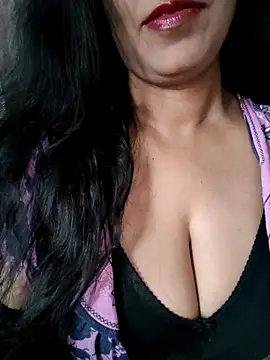 Snapshot of Deepa_Sharma143 chatting on 10-19-25, 01:30 Deepa Sharma143 online show from 10-19-25, 01:30