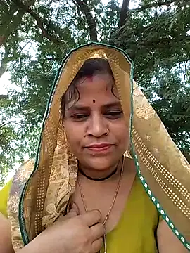 Snapshot of Hot_babli54 chatting on 10-21-25, 06:13 Hot babli54 online show from 10-21-25, 06:13