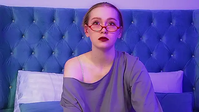 AgataFoxley online show from 03-04-26, 06:04